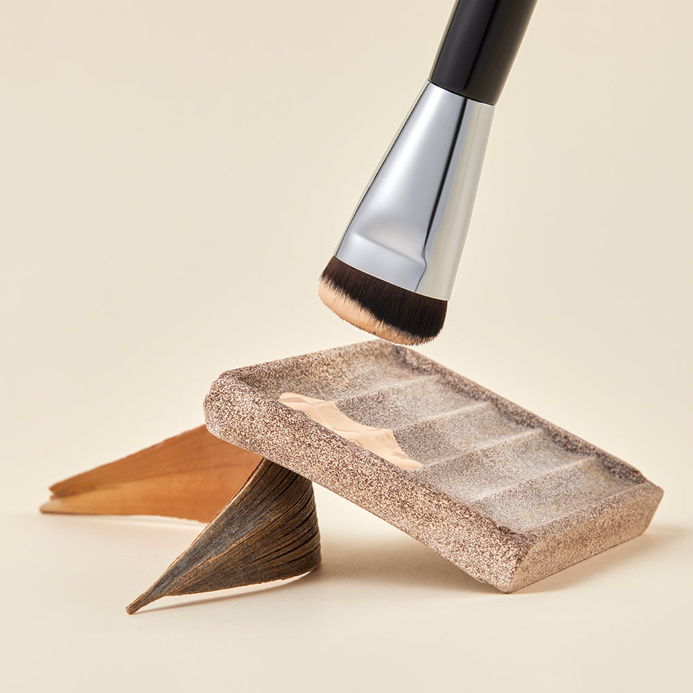 [STUDIO17] Studio 17 Glide Foundation Brush 411
