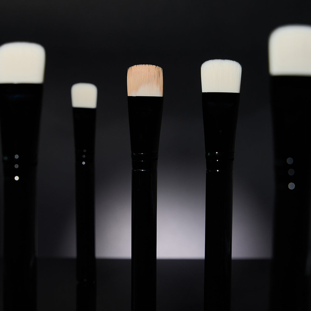 [Gloworks] Gloworks Kill Pore Foundation Brush BB214
