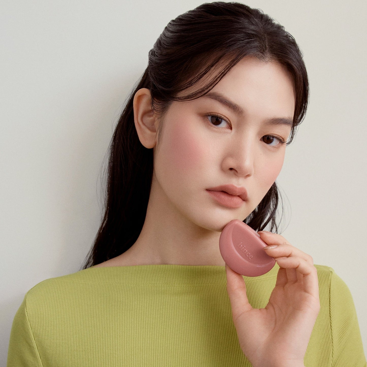 [Hince] Hince Half Moon Cheek 9 Colors limited edition (+key ring puff gift) (Chilvoyage Collection)