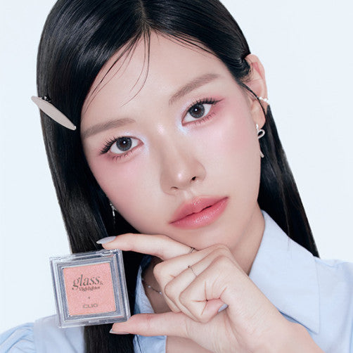 [Clio] Glasses and Highlighters
